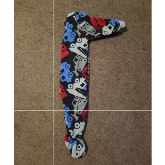 Boys Carter's footie pajamas - Picture 4 of 6